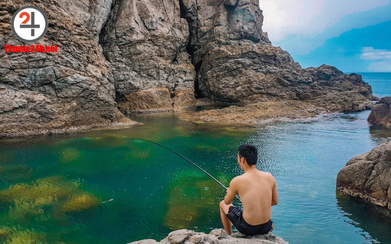 Trải nghiệm câu cá tại Mũi Nghê Sơn Trà