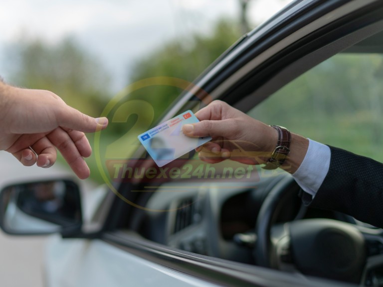 Bằng b1 có thuê xe tự lái được không